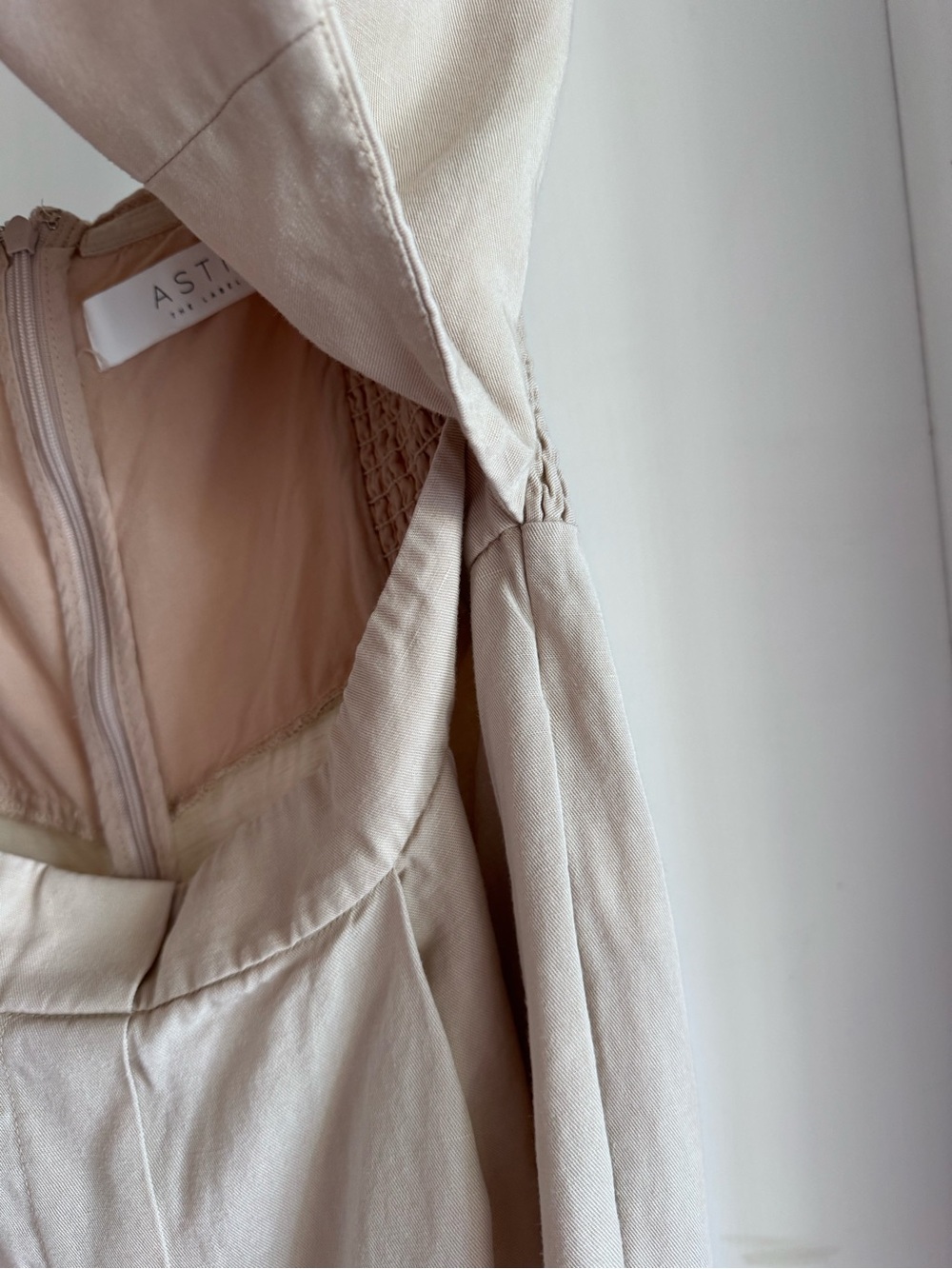 Astr The Label Cream Sleeveless V-Neck Cropped Vest with Wide-Leg Pants - Picture 13 of 15